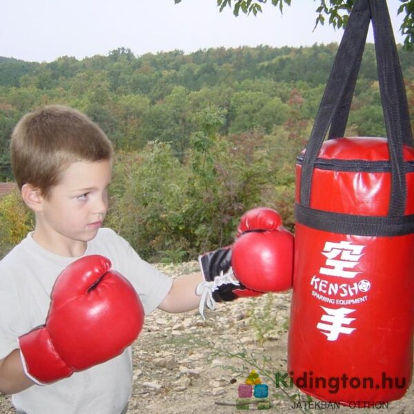 Gyermek bokszzsák szett (35x20 cm) 1 pár kesztyűvel (Kensho), edzés közben