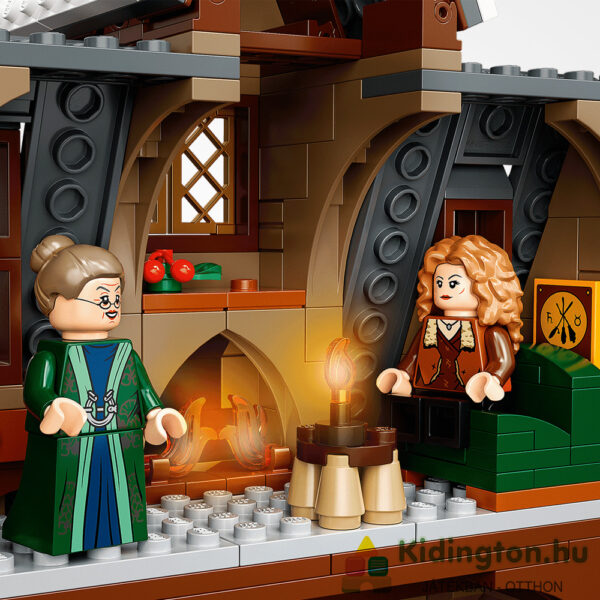 Lego Harry Potter 76388: Látogatás Roxmorts faluban, fogadóban